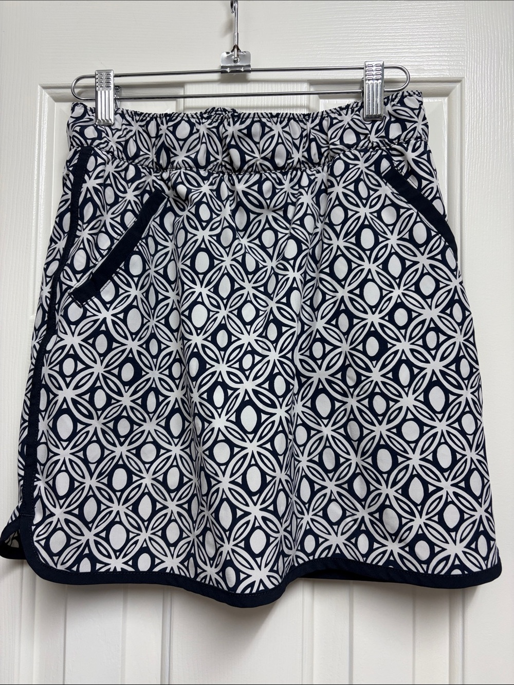 Talbots Navy & White Geometric Pull-On Skort
